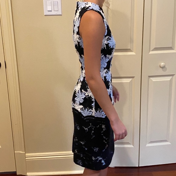 Calf length dress - Picture 2 of 4